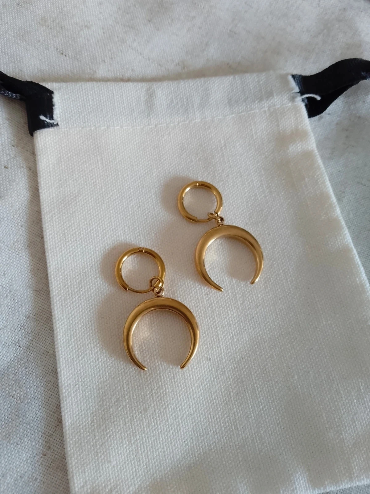 Boucles d'oreilles bohèmes créoles lunes dorées